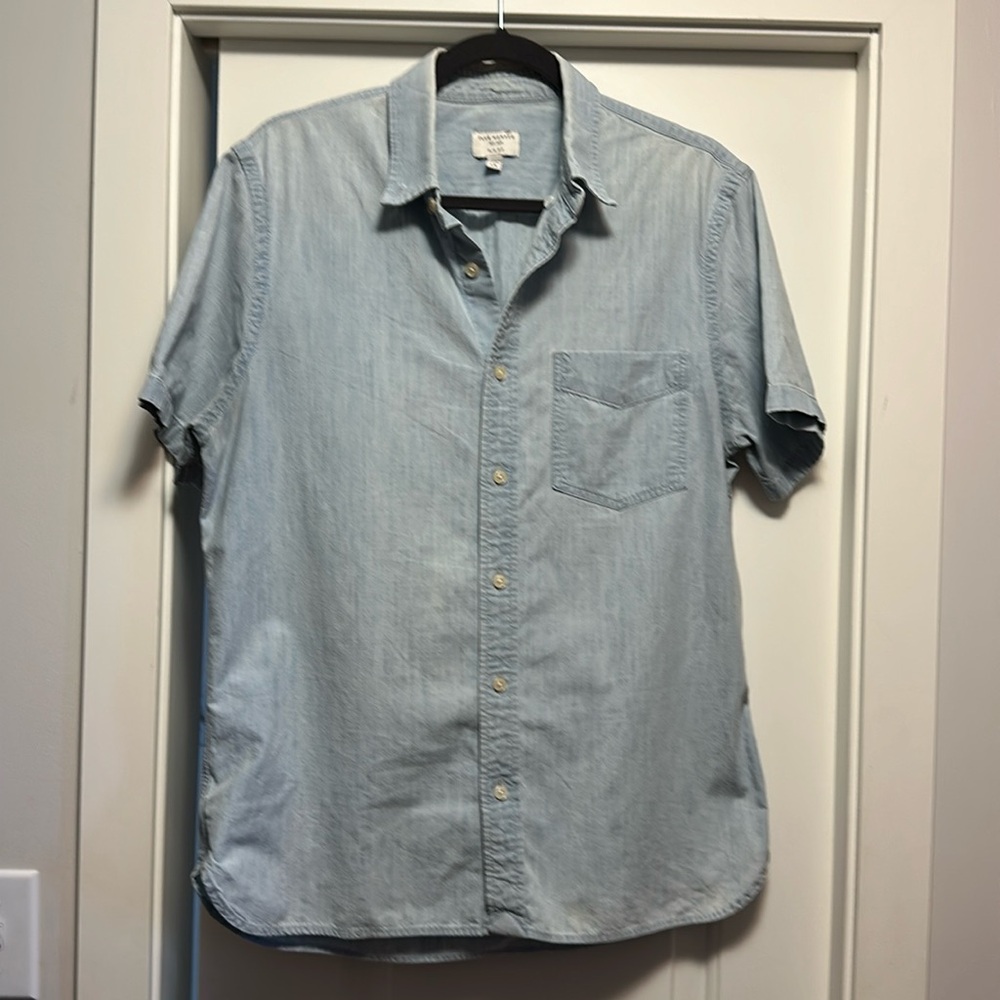 Club Monaco short sleeve Chambray shirt